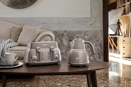 DeLonghi Scultura Beige Toaster and Kettle Bundle
